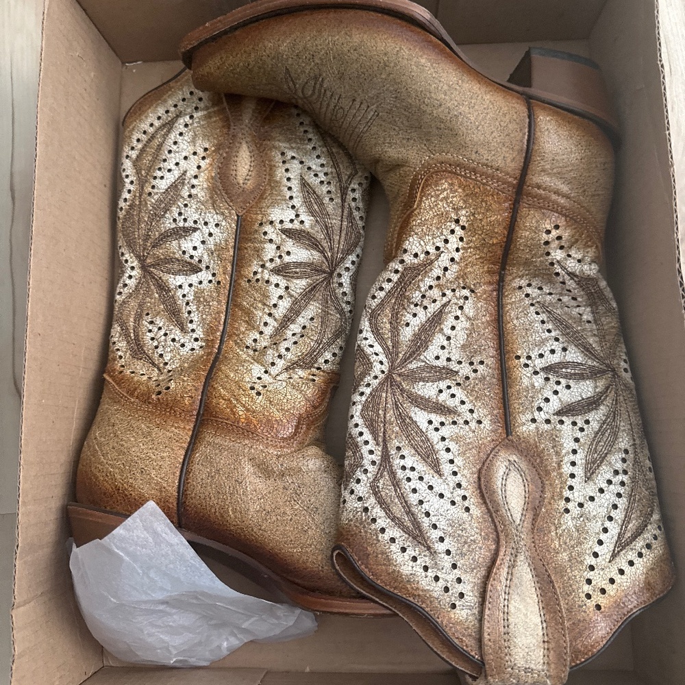 Circle G leather cowboy boots